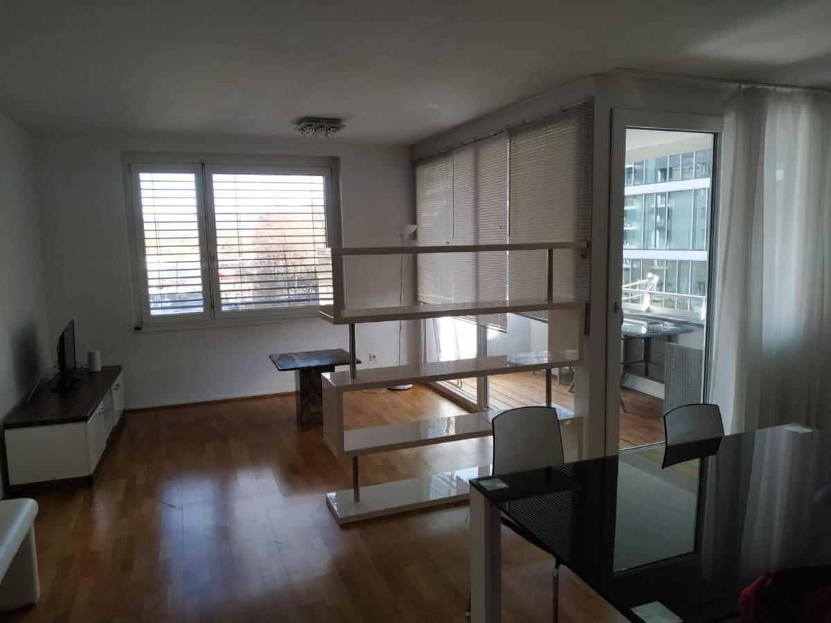 Linz Donau Ufer Stadt Mitte מראה חיצוני תמונה